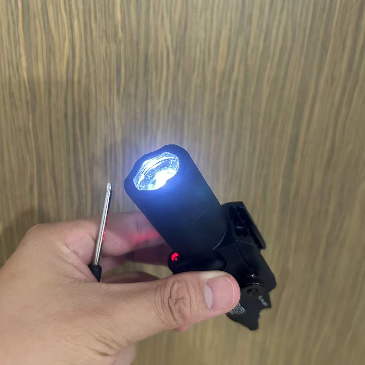 Lampe de poche tactique Laser  - Industrial Laser Gun avis et prix